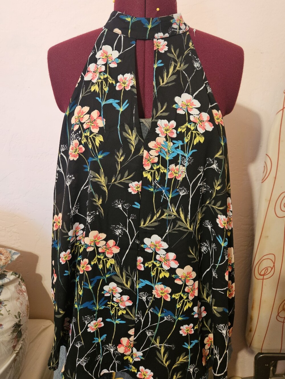 Express Keyhole Flowy Tank In Floral